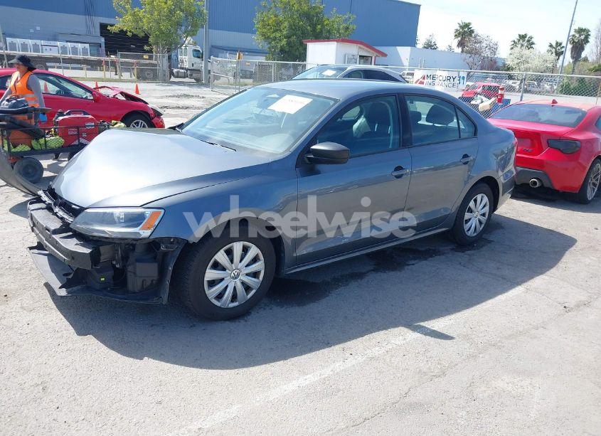 Photo 2 of 2013 Volkswagen Jetta 2.0L S (VIN 3VW2K7AJ4DM369446)