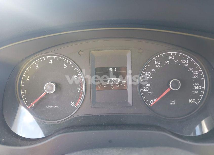 Photo 7 of 2013 Volkswagen Jetta 2.0L S (VIN 3VW2K7AJ4DM451385)