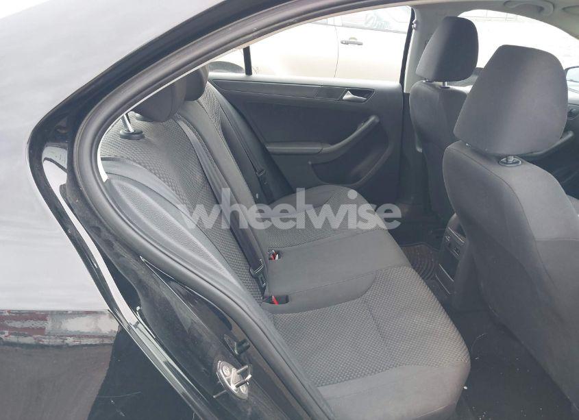 Photo 8 of 2013 Volkswagen Jetta 2.0L S (VIN 3VW2K7AJ4DM451385)