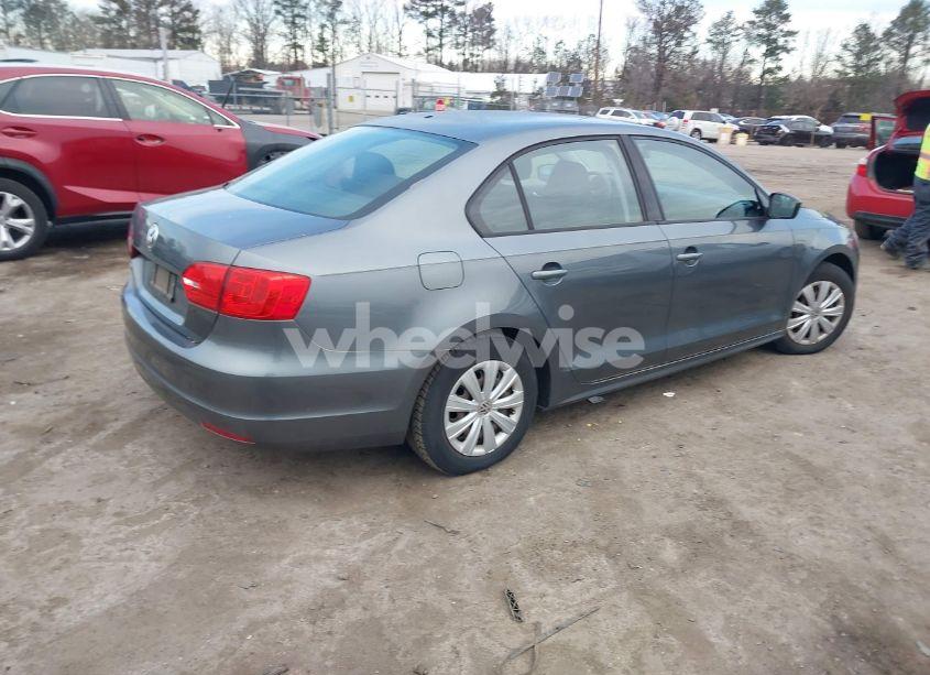 Photo 4 of 2014 Volkswagen Jetta 2.0L S (VIN 3VW2K7AJ4EM248191)