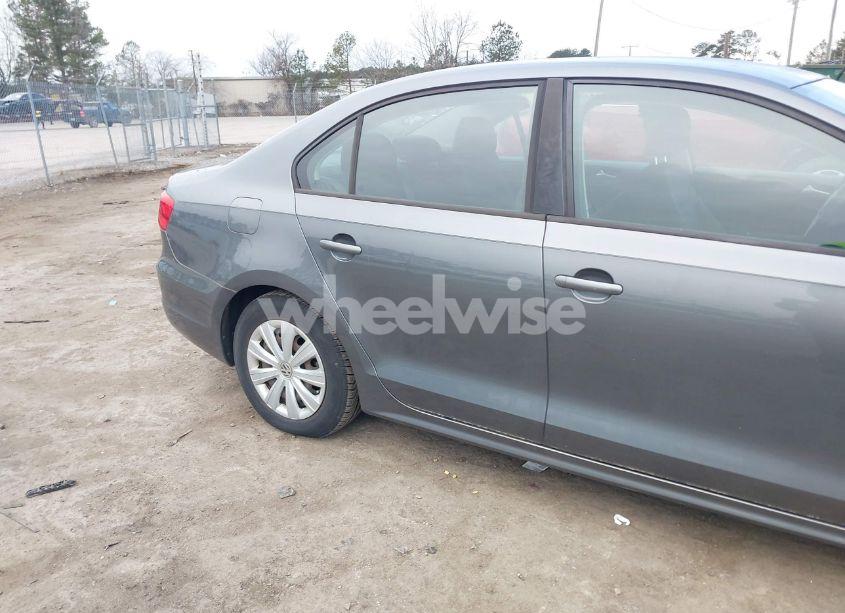 Photo 6 of 2014 Volkswagen Jetta 2.0L S (VIN 3VW2K7AJ4EM248191)