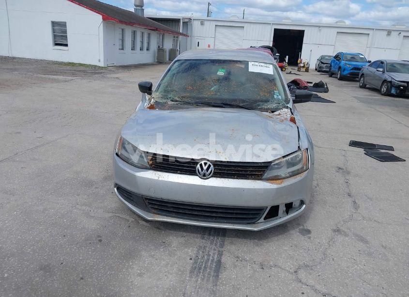Photo 12 of 2014 Volkswagen Jetta 2.0L S (VIN 3VW2K7AJ4EM255237)