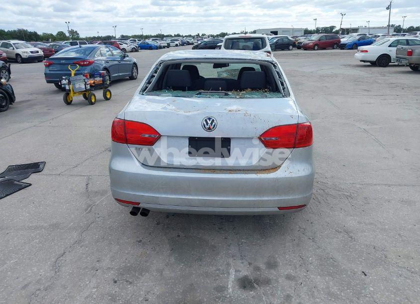 Photo 16 of 2014 Volkswagen Jetta 2.0L S (VIN 3VW2K7AJ4EM255237)