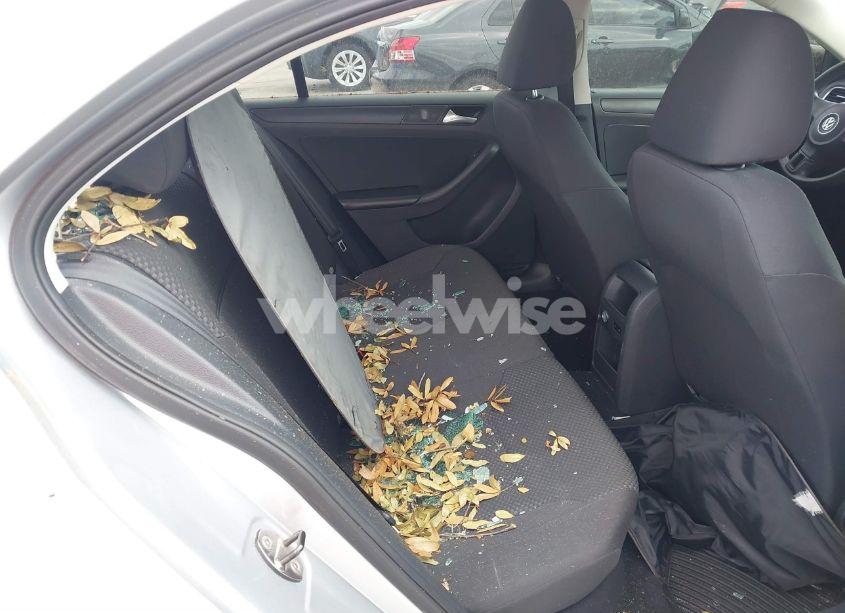 Photo 8 of 2014 Volkswagen Jetta 2.0L S (VIN 3VW2K7AJ4EM255237)