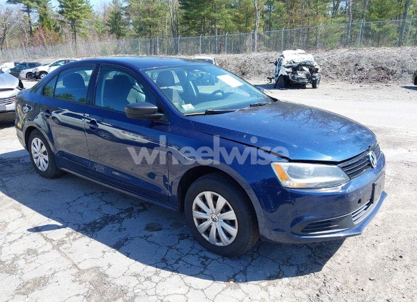 2014 Volkswagen Jetta 2.0L S (VIN 3VW2K7AJ4EM256582) main photo