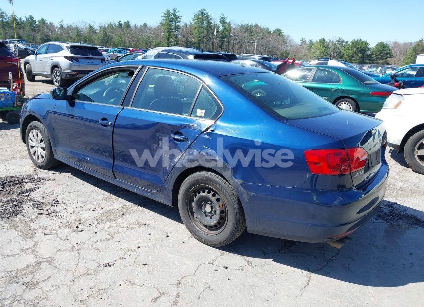 Photo 3 of 2014 Volkswagen Jetta 2.0L S (VIN 3VW2K7AJ4EM256582)