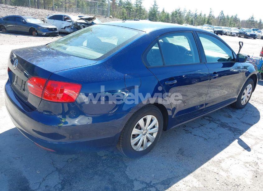 Photo 4 of 2014 Volkswagen Jetta 2.0L S (VIN 3VW2K7AJ4EM256582)