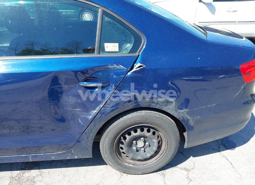 Photo 6 of 2014 Volkswagen Jetta 2.0L S (VIN 3VW2K7AJ4EM256582)