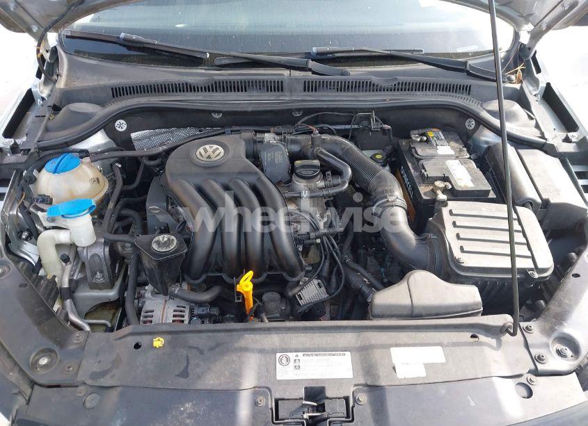 Photo 10 of 2014 Volkswagen Jetta 2.0L S (VIN 3VW2K7AJ4EM290005)