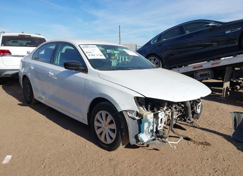 2014 Volkswagen Jetta 2.0L S (VIN 3VW2K7AJ4EM332155) main photo