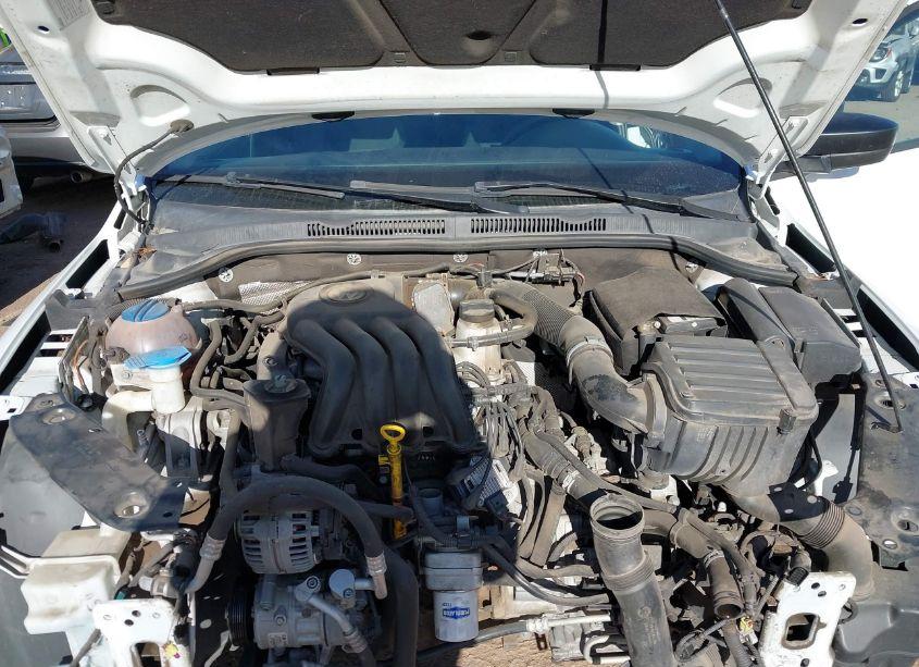 Photo 10 of 2014 Volkswagen Jetta 2.0L S (VIN 3VW2K7AJ4EM332155)