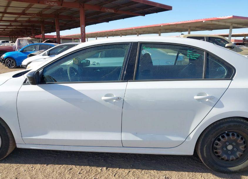 Photo 15 of 2014 Volkswagen Jetta 2.0L S (VIN 3VW2K7AJ4EM332155)