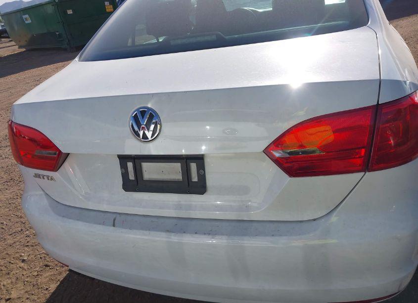 Photo 17 of 2014 Volkswagen Jetta 2.0L S (VIN 3VW2K7AJ4EM332155)