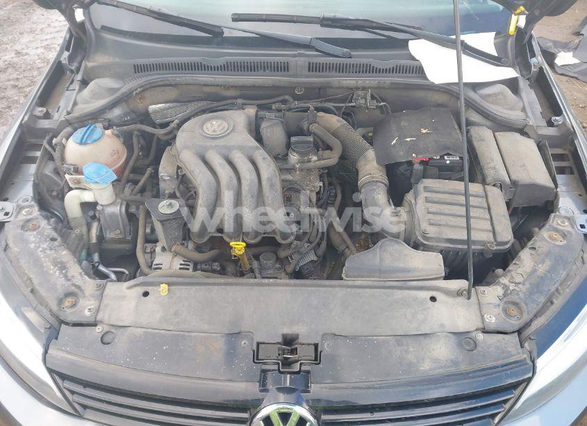 Photo 10 of 2014 Volkswagen Jetta 2.0L S (VIN 3VW2K7AJ4EM367021)