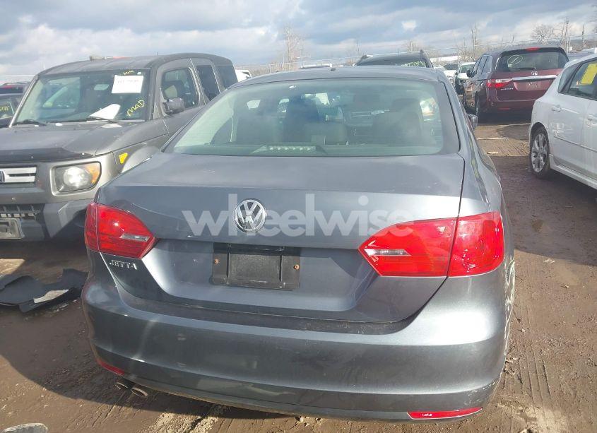 Photo 16 of 2014 Volkswagen Jetta 2.0L S (VIN 3VW2K7AJ4EM367021)