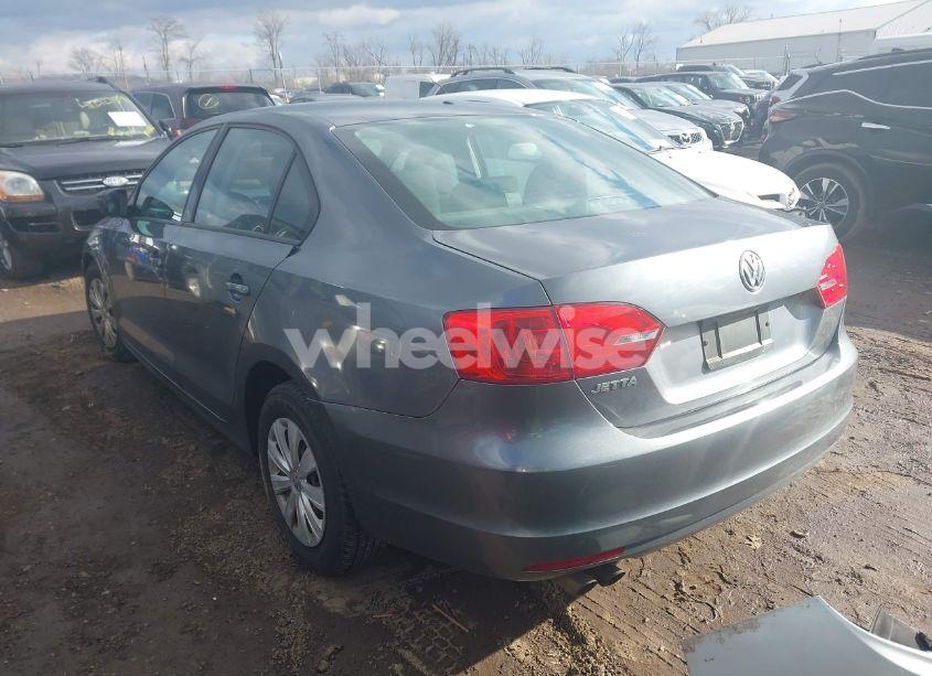 Photo 3 of 2014 Volkswagen Jetta 2.0L S (VIN 3VW2K7AJ4EM367021)