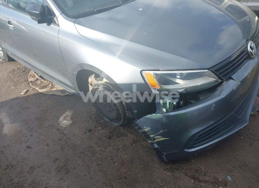 Photo 6 of 2014 Volkswagen Jetta 2.0L S (VIN 3VW2K7AJ4EM367021)