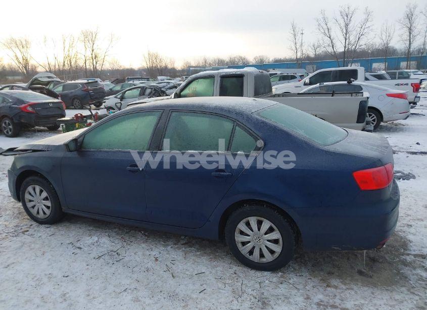 Photo 15 of 2014 Volkswagen Jetta 2.0L S (VIN 3VW2K7AJ4EM382439)