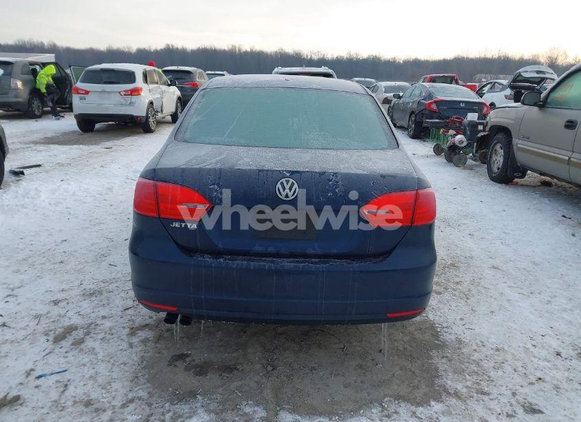 Photo 17 of 2014 Volkswagen Jetta 2.0L S (VIN 3VW2K7AJ4EM382439)