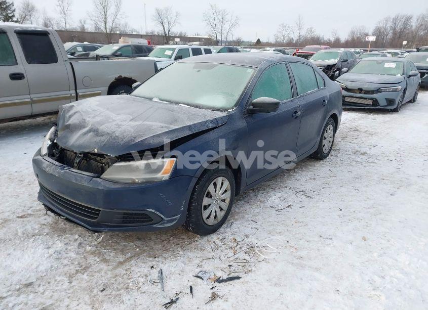 Photo 2 of 2014 Volkswagen Jetta 2.0L S (VIN 3VW2K7AJ4EM382439)