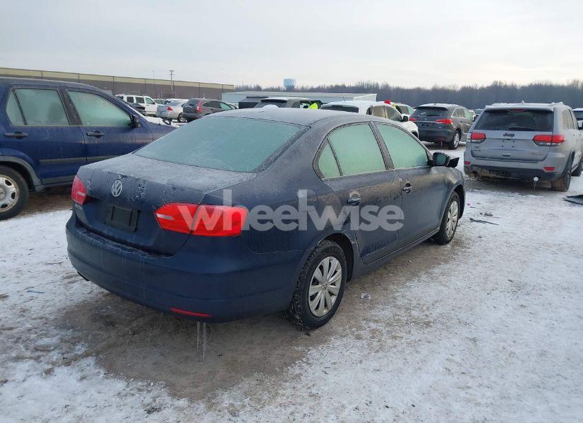 Photo 4 of 2014 Volkswagen Jetta 2.0L S (VIN 3VW2K7AJ4EM382439)