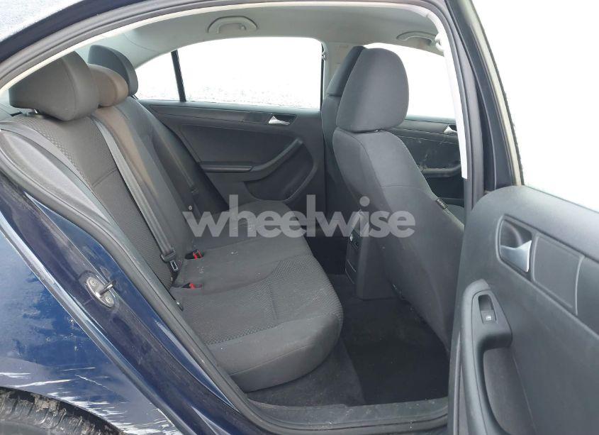 Photo 8 of 2014 Volkswagen Jetta 2.0L S (VIN 3VW2K7AJ4EM382439)