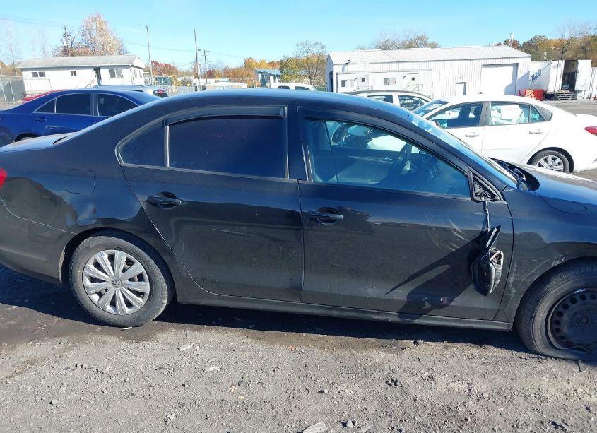 Photo 13 of 2014 Volkswagen Jetta 2.0L S (VIN 3VW2K7AJ4EM405590)