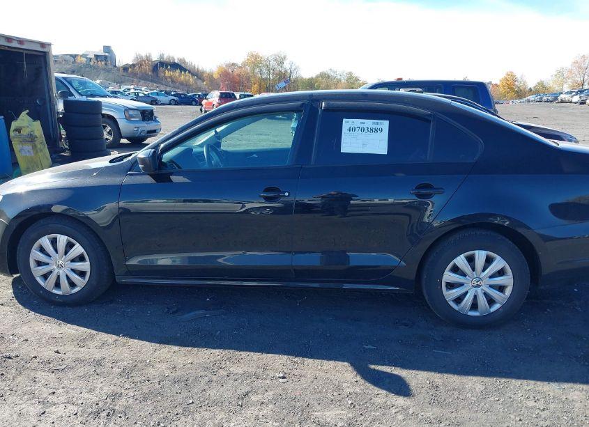 Photo 14 of 2014 Volkswagen Jetta 2.0L S (VIN 3VW2K7AJ4EM405590)