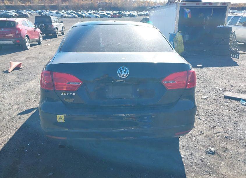 Photo 16 of 2014 Volkswagen Jetta 2.0L S (VIN 3VW2K7AJ4EM405590)
