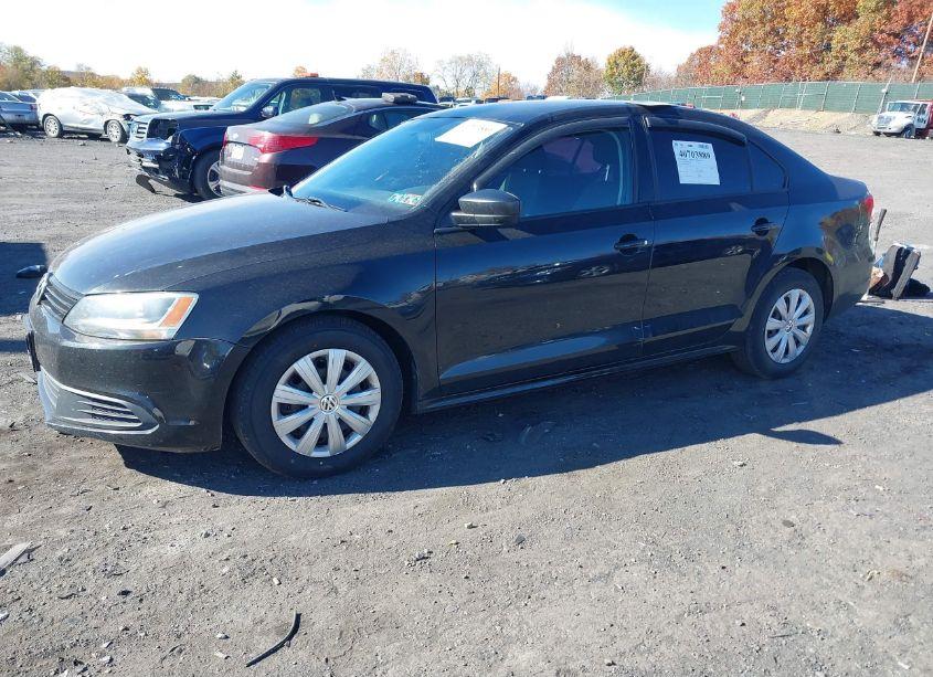 Photo 2 of 2014 Volkswagen Jetta 2.0L S (VIN 3VW2K7AJ4EM405590)
