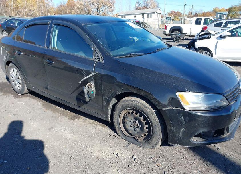 Photo 6 of 2014 Volkswagen Jetta 2.0L S (VIN 3VW2K7AJ4EM405590)