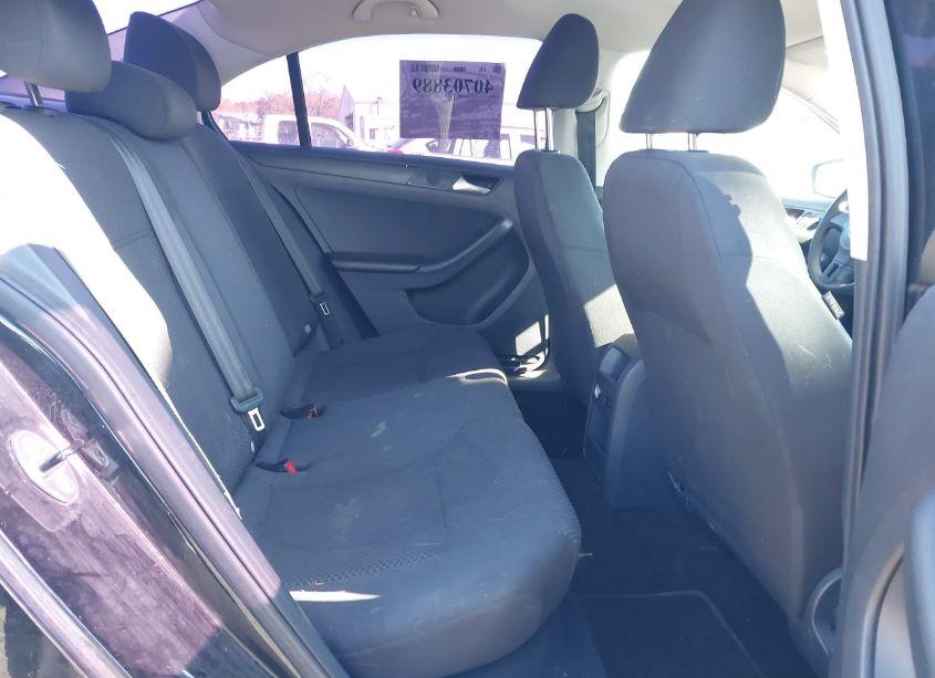 Photo 8 of 2014 Volkswagen Jetta 2.0L S (VIN 3VW2K7AJ4EM405590)