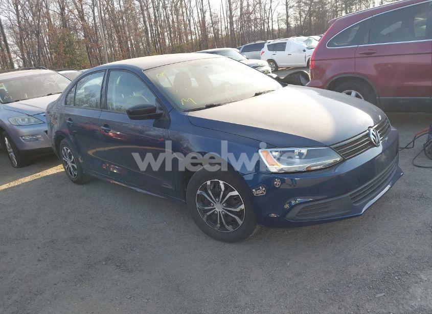 2014 Volkswagen Jetta 2.0L S (VIN 3VW2K7AJ4EM438184) main photo