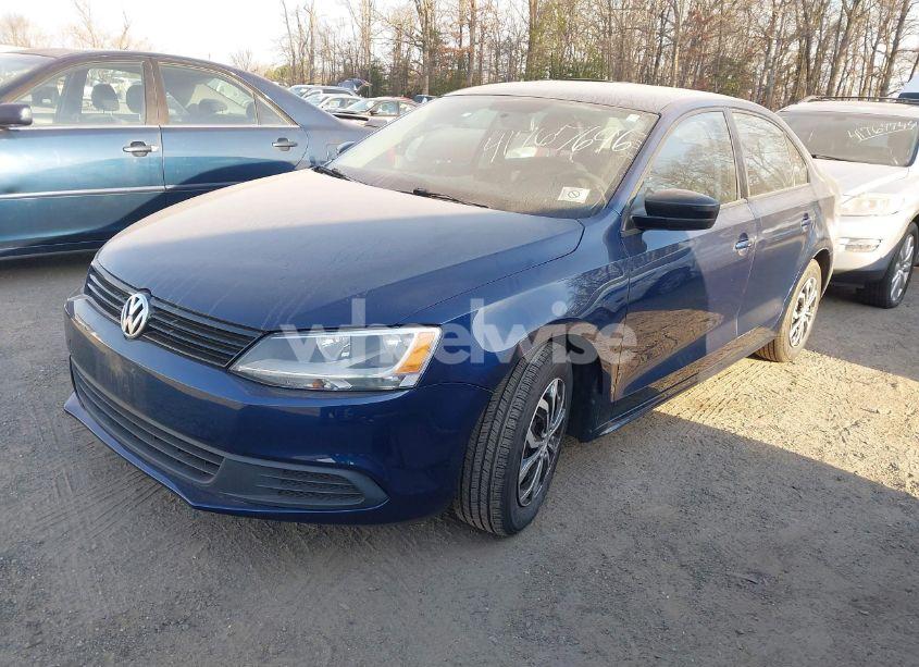 Photo 2 of 2014 Volkswagen Jetta 2.0L S (VIN 3VW2K7AJ4EM438184)