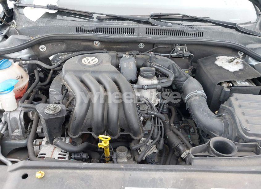 Photo 10 of 2015 Volkswagen Jetta 2.0L S (VIN 3VW2K7AJ4FM261136)