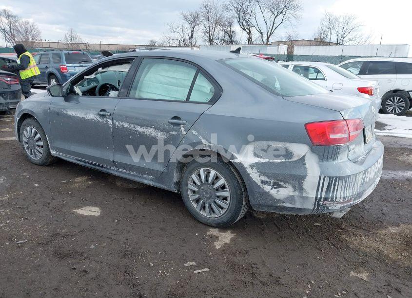 Photo 3 of 2015 Volkswagen Jetta 2.0L S (VIN 3VW2K7AJ4FM261136)