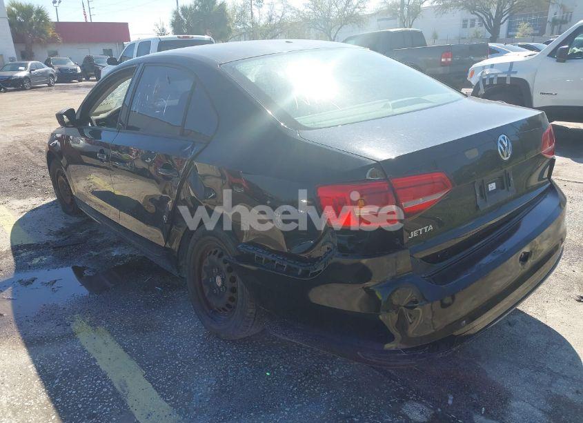 Photo 3 of 2015 Volkswagen Jetta 2.0L S (VIN 3VW2K7AJ4FM269107)