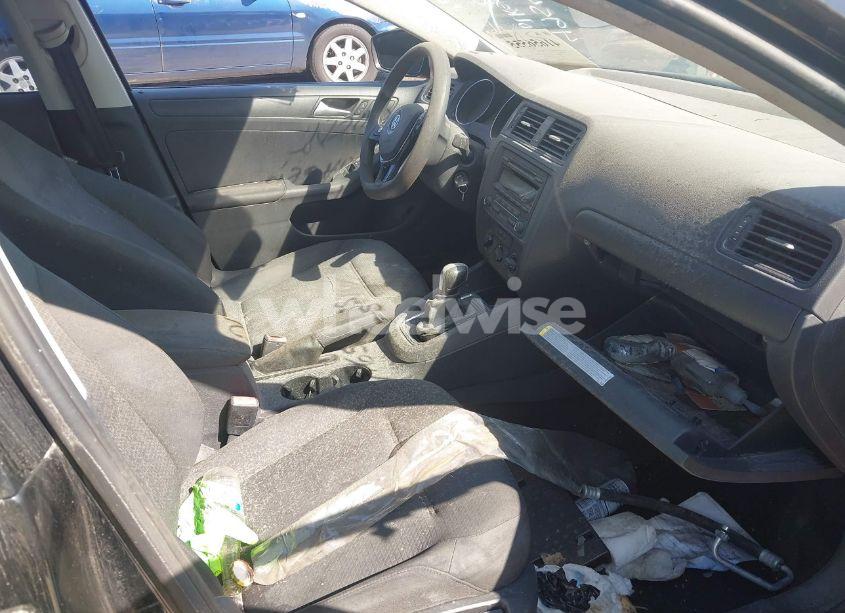 Photo 5 of 2015 Volkswagen Jetta 2.0L S (VIN 3VW2K7AJ4FM269107)