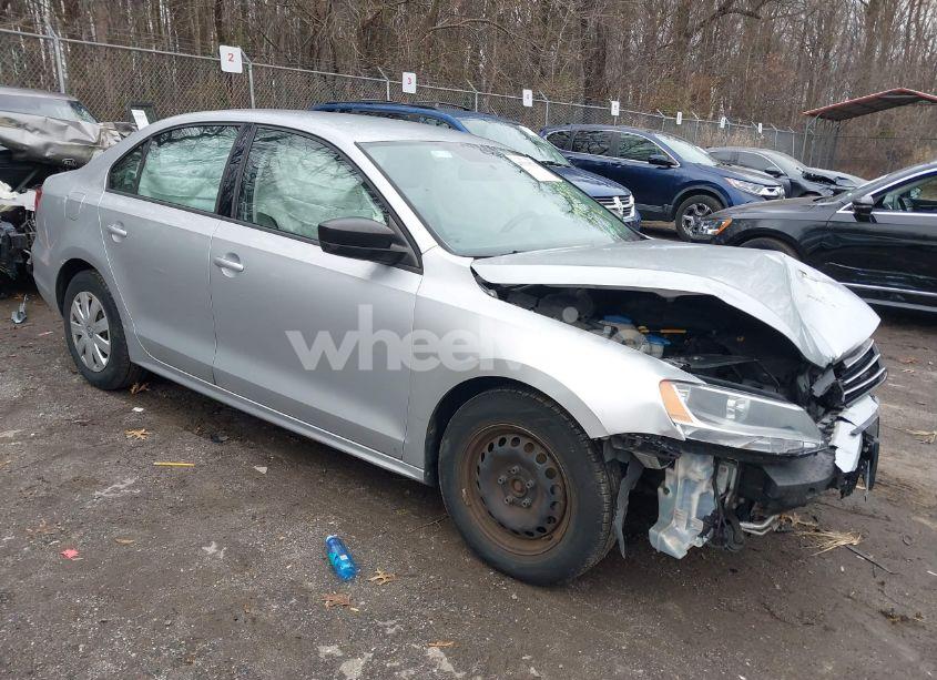 2015 Volkswagen Jetta 2.0L S (VIN 3VW2K7AJ4FM284464) main photo