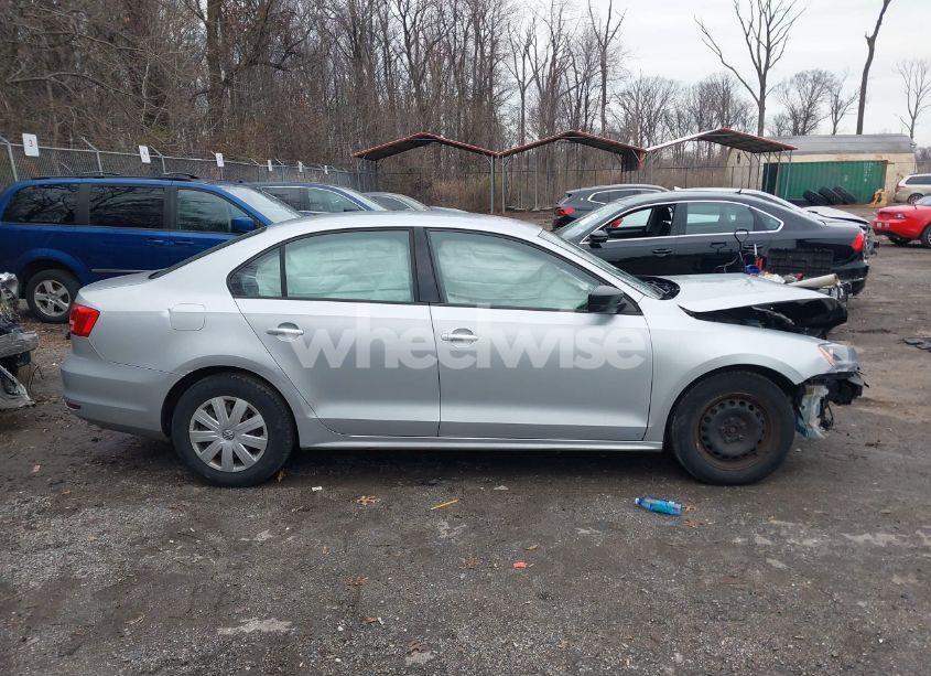 Photo 13 of 2015 Volkswagen Jetta 2.0L S (VIN 3VW2K7AJ4FM284464)
