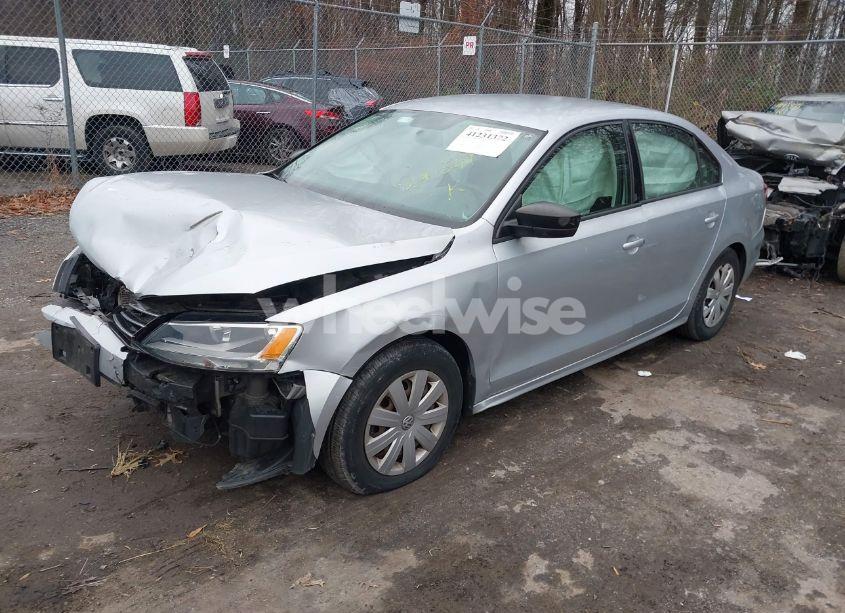 Photo 2 of 2015 Volkswagen Jetta 2.0L S (VIN 3VW2K7AJ4FM284464)