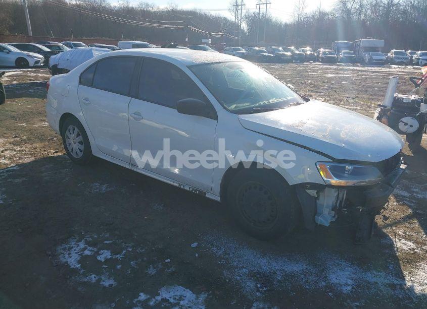 2015 Volkswagen Jetta 2.0L S (VIN 3VW2K7AJ4FM325319) main photo