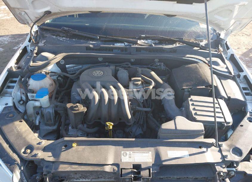 Photo 10 of 2015 Volkswagen Jetta 2.0L S (VIN 3VW2K7AJ4FM325319)