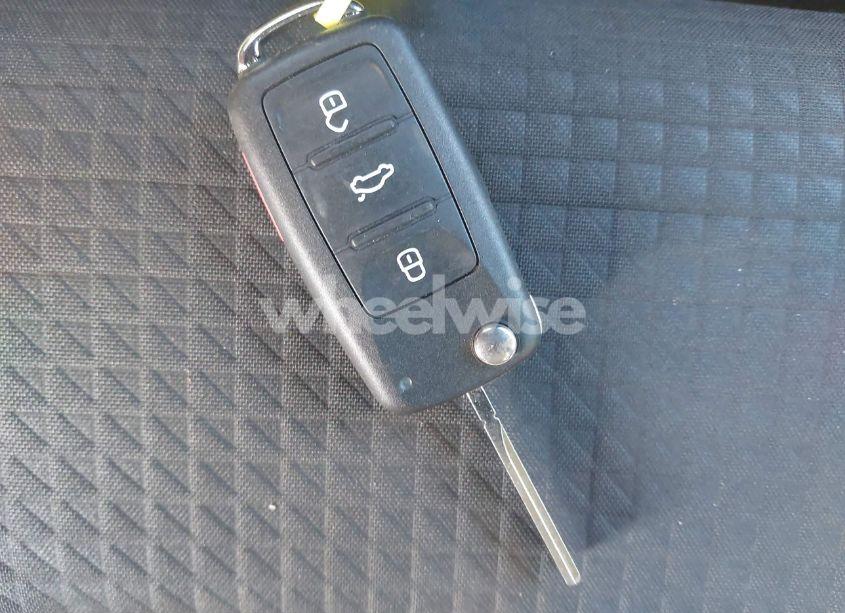 Photo 11 of 2015 Volkswagen Jetta 2.0L S (VIN 3VW2K7AJ4FM325319)