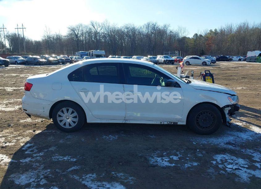 Photo 14 of 2015 Volkswagen Jetta 2.0L S (VIN 3VW2K7AJ4FM325319)