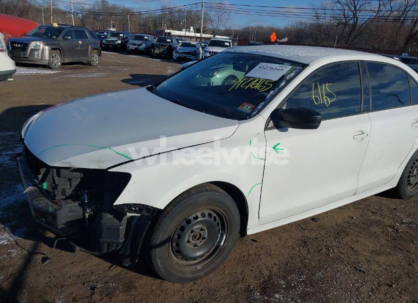 Photo 18 of 2015 Volkswagen Jetta 2.0L S (VIN 3VW2K7AJ4FM325319)