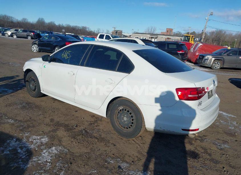 Photo 3 of 2015 Volkswagen Jetta 2.0L S (VIN 3VW2K7AJ4FM325319)