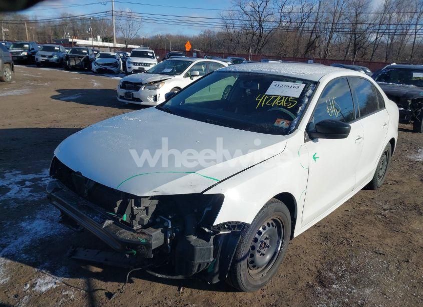 Photo 6 of 2015 Volkswagen Jetta 2.0L S (VIN 3VW2K7AJ4FM325319)
