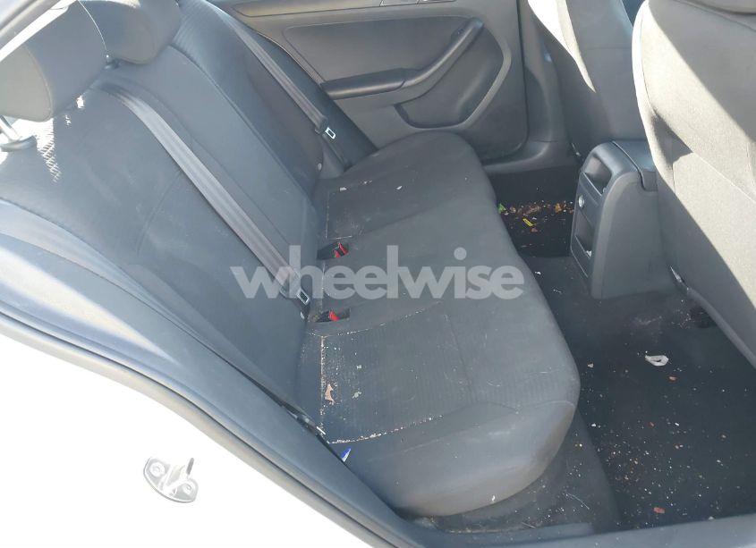 Photo 8 of 2015 Volkswagen Jetta 2.0L S (VIN 3VW2K7AJ4FM325319)