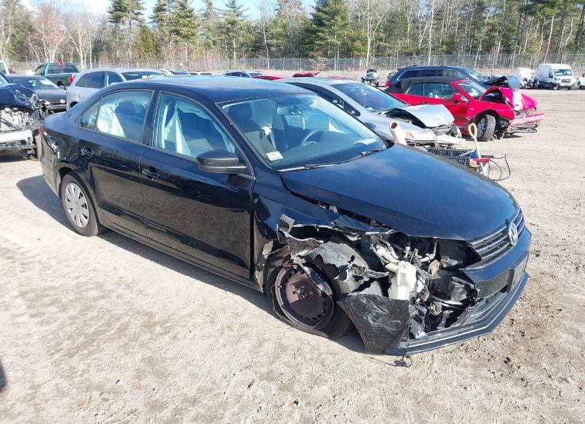 2015 Volkswagen Jetta 2.0L S (VIN 3VW2K7AJ4FM339379) main photo